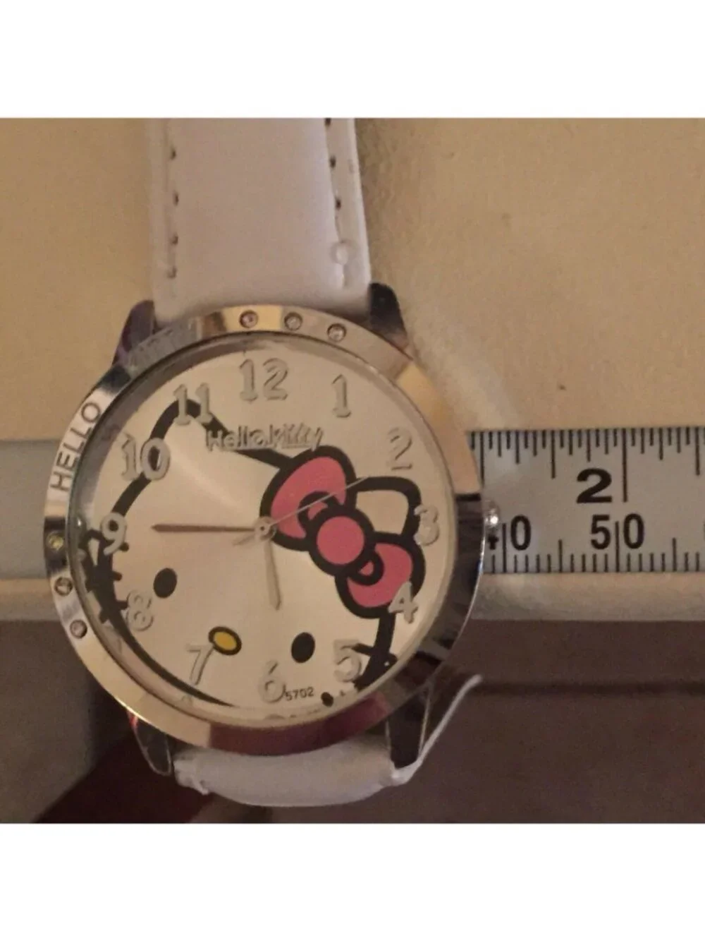 White Band Pink Bow Hello Kitty Wrist Watch Round Face